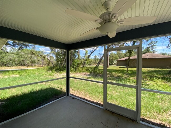 Building Photo - Custom Home - Desirable SE Ocala Neighborhood 3/2/2 **Won't Last**
