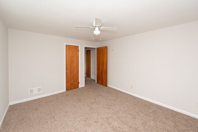 Building Photo - 2739 W North Bend Rd