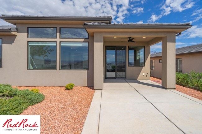 Building Photo - Modern 3 Bedroom Single-Level Home in Vill...