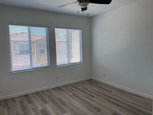 Building Photo - TOWN HOME WITH COMMUNITY POOL , GATED COMMUNITY in GILBERT!