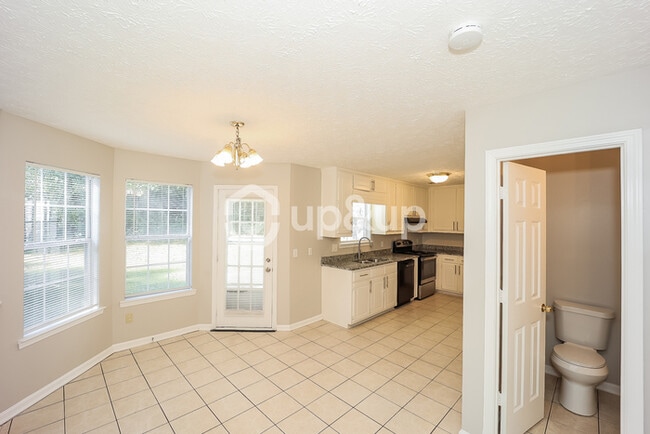 Building Photo - Fantastic 3bd/2.5ba home! Coming soon!