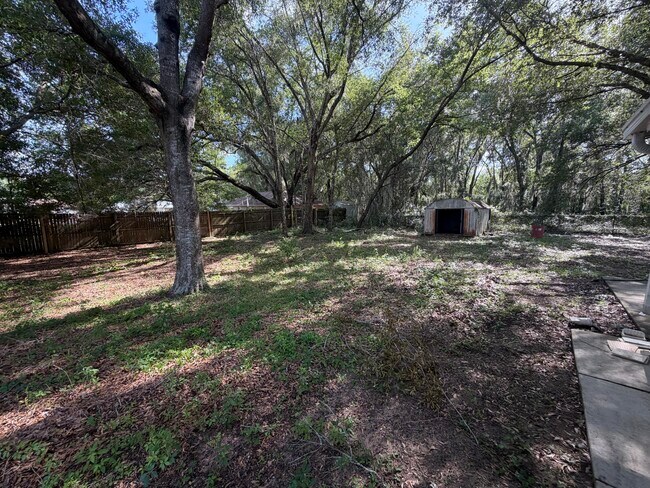 Building Photo - 3920 E Allendale St