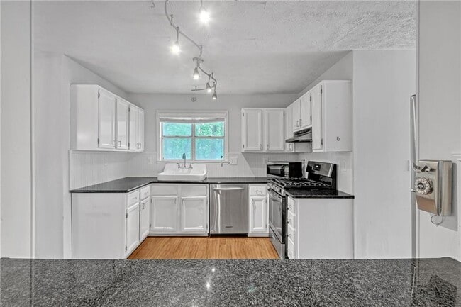Building Photo - 4440 Coventry Ct