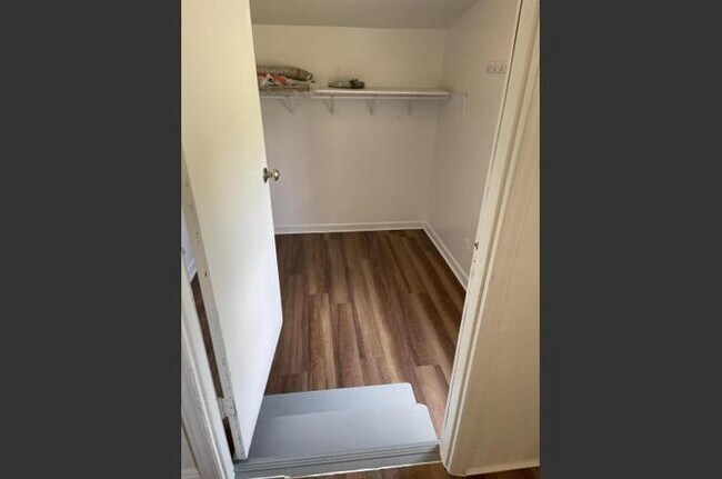 Building Photo - 403 Sheffield Dr