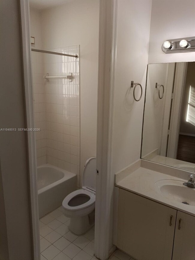 Building Photo - 4210 NE 22nd Dr