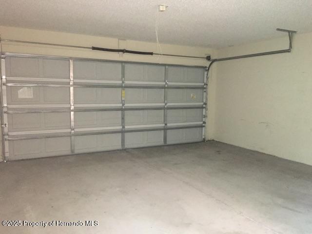 Building Photo - 9287 Spring Hill Dr