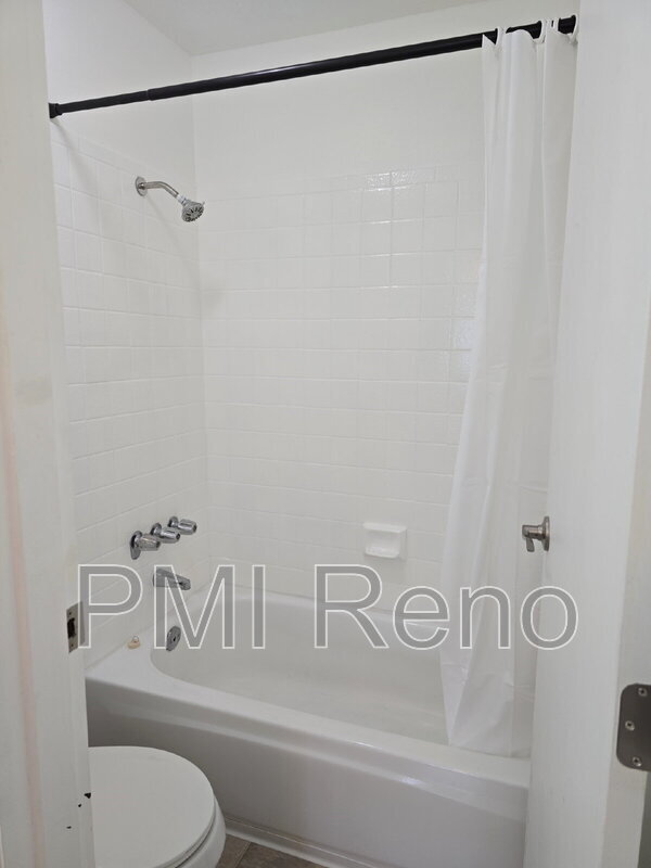 Building Photo - 2750 Plumas St