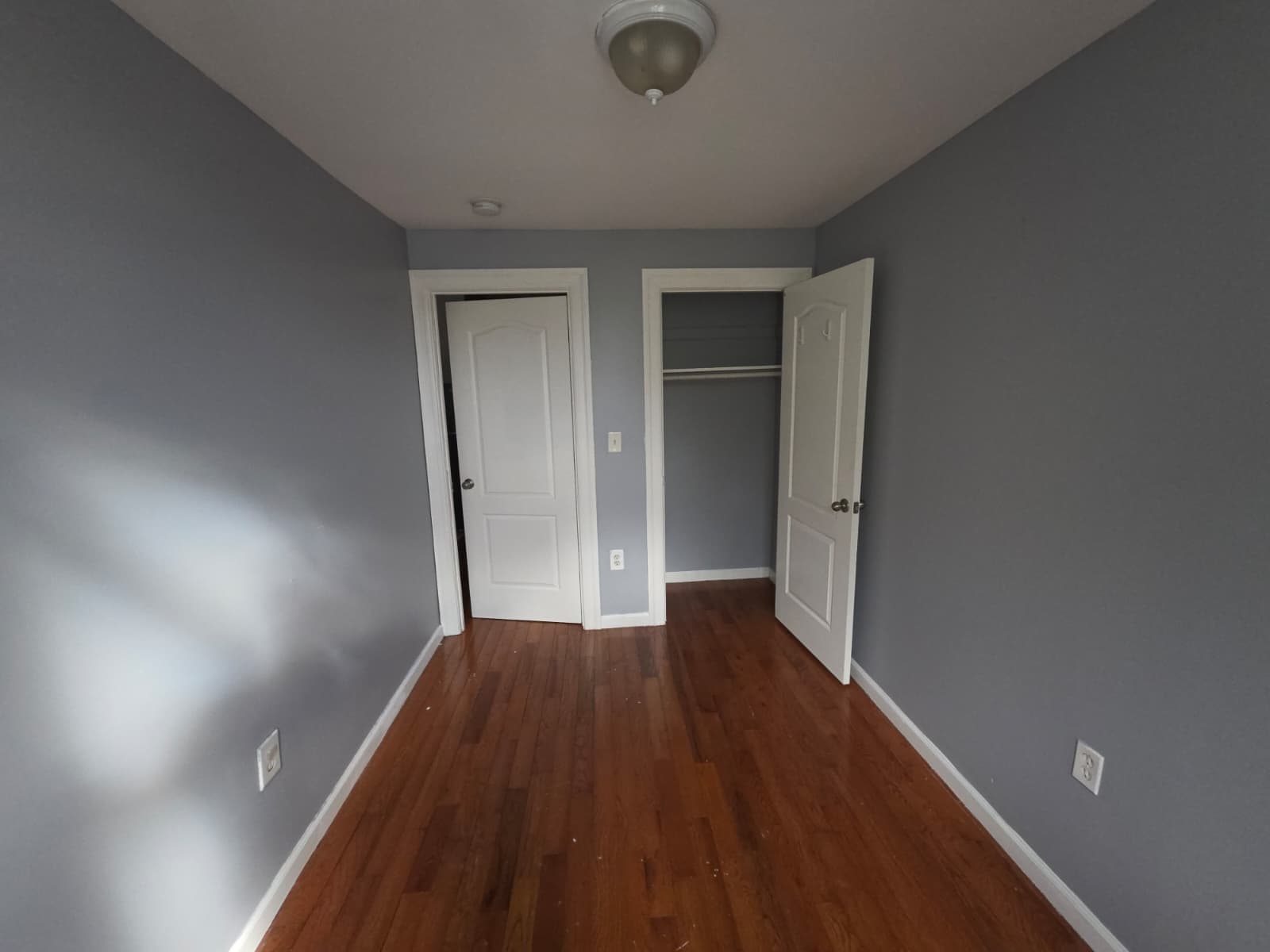 Building Photo - 554 Avenue C