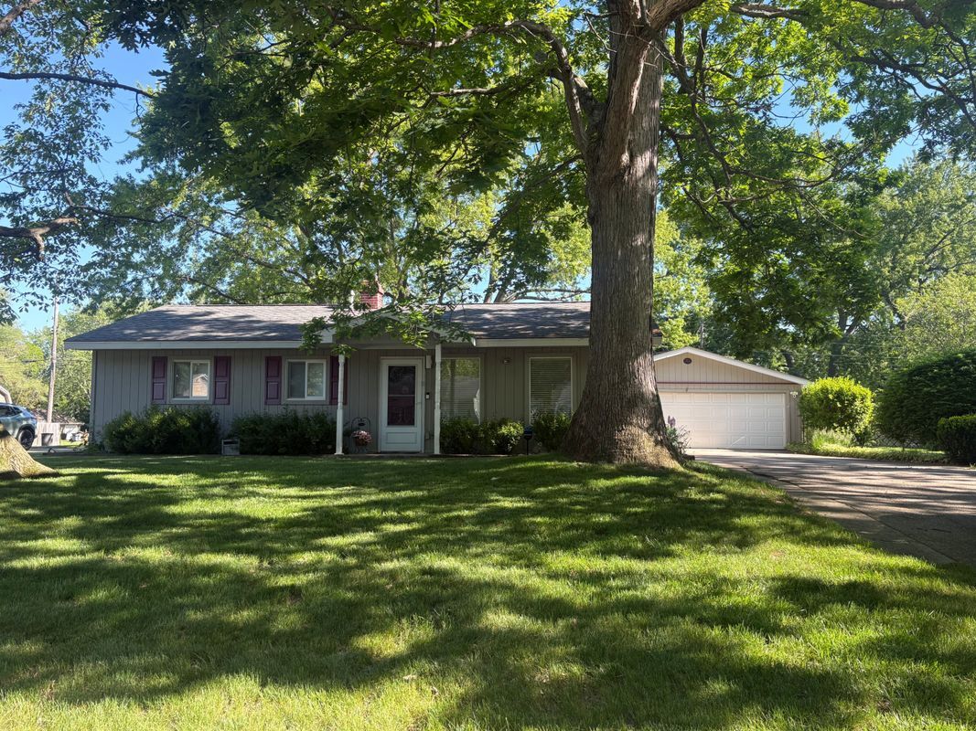 Building Photo - 6284 Woodsdale Dr