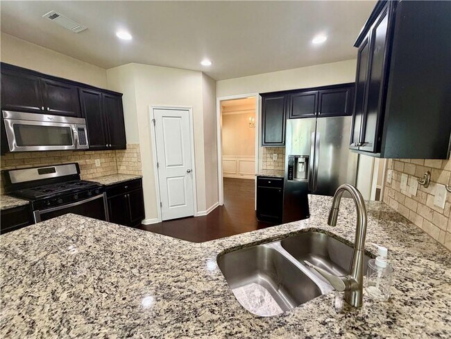 Building Photo - 4615 Woodbine Way