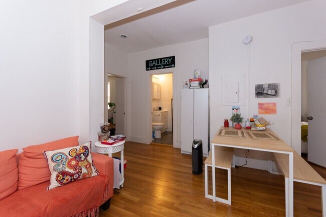 Building Photo - 9/1 Packard's Corner 4BR w/updated kitchen, heat inc!