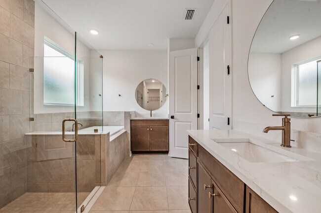 Building Photo - 11817 Moonsail Dr