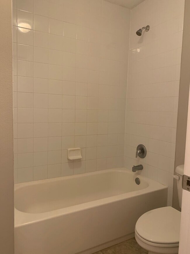 Building Photo - MOVE IN SPECIAL- 4/2.5 Energy Efficient Townhome in St. Cloud