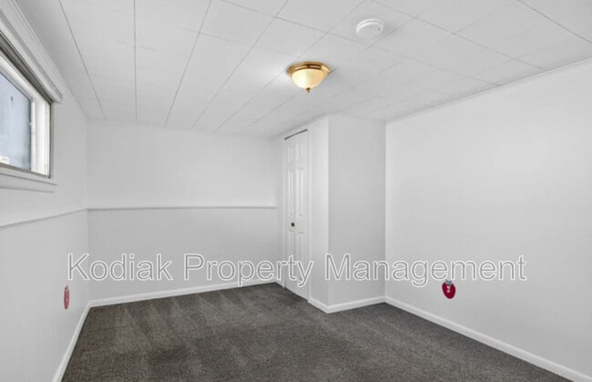 Building Photo - 125 S 200 W