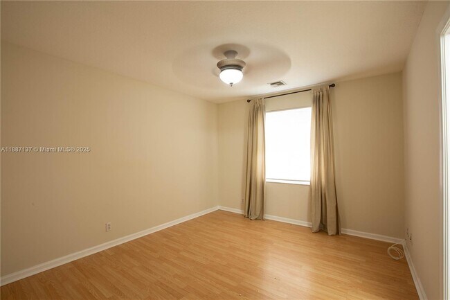 Building Photo - 18520 SW 39th Ct