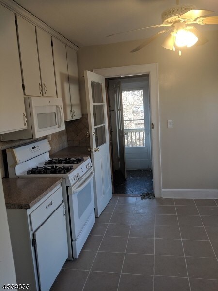 Building Photo - 9 Midway Ave