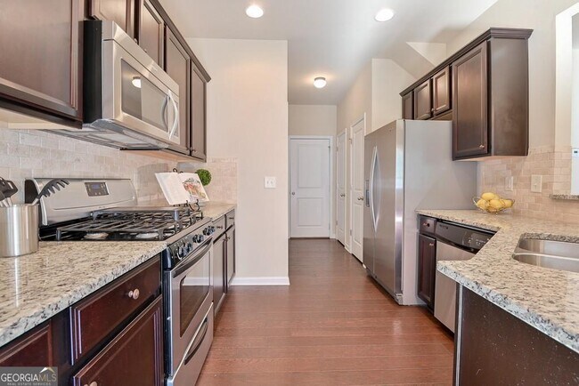 Building Photo - 4665 Woodbine Way