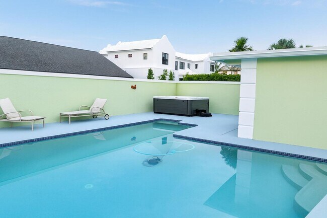 Building Photo - 810 Bamboo Ln