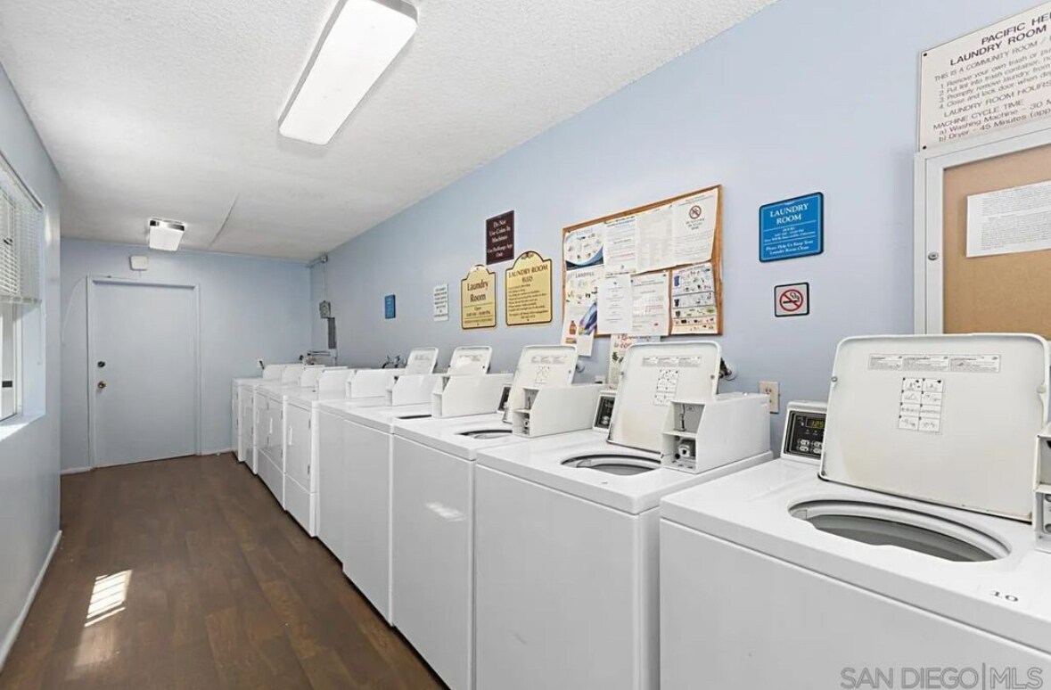 Building Photo - 4750 Noyes St