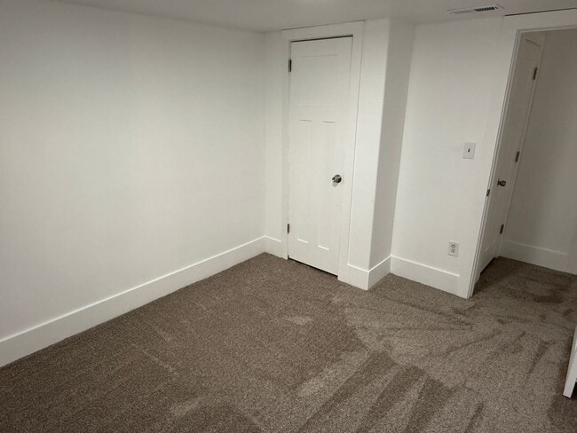 Building Photo - Newly renovated 4 bedroom home!