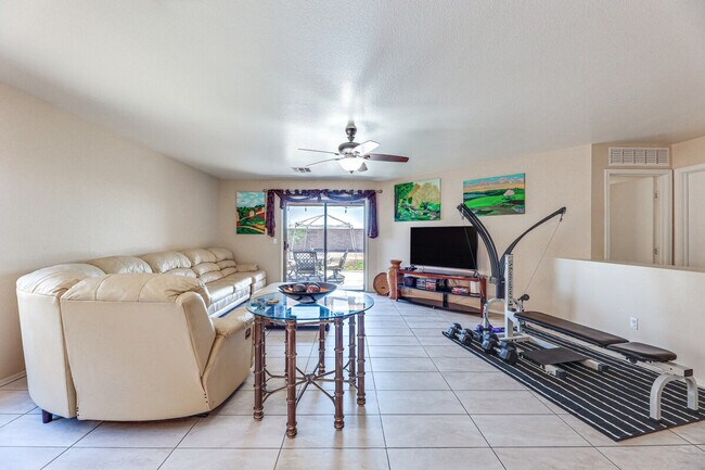 Building Photo - 1836 N Parkside Ln