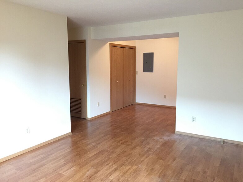 Building Photo - Chace Place