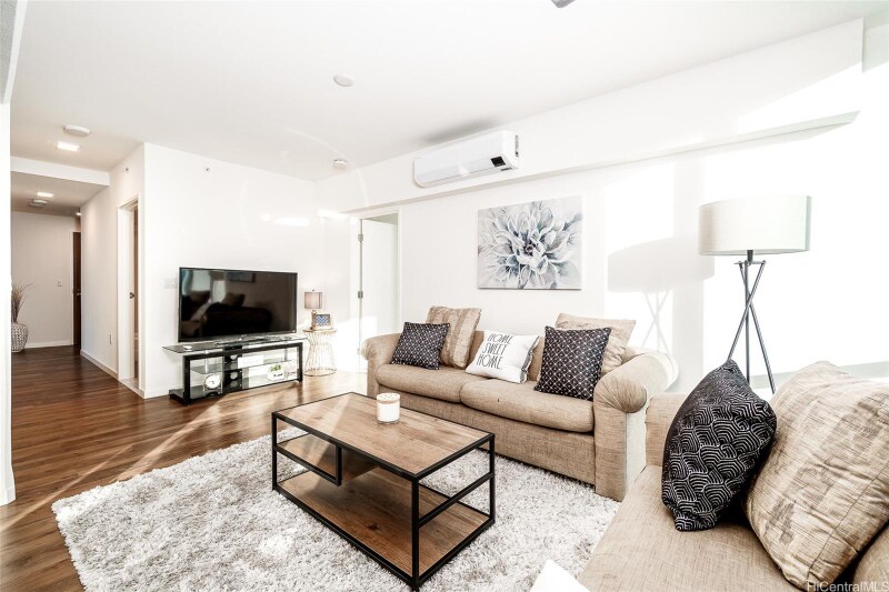 Building Photo - 1391 Kapiolani Blvd