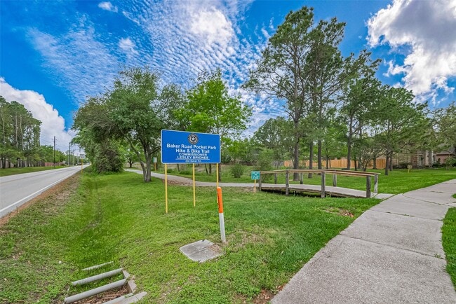 Building Photo - 223 Owens Park Dr