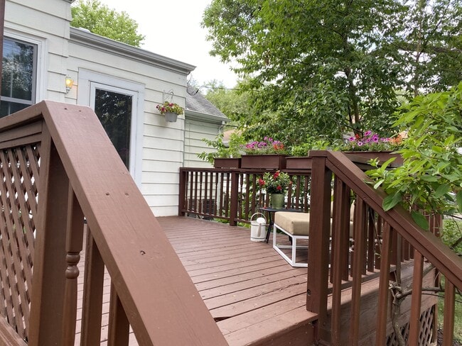 Building Photo - 3957 Ewing Ave S