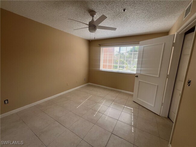 Building Photo - 1275 Wildwood Lakes Blvd