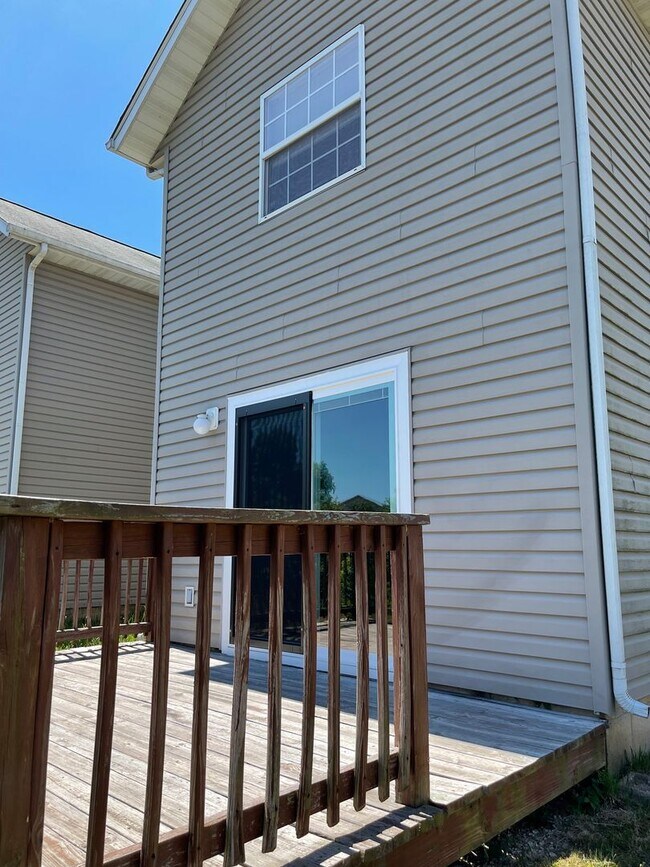 Building Photo - 16858 Hurricane Ln