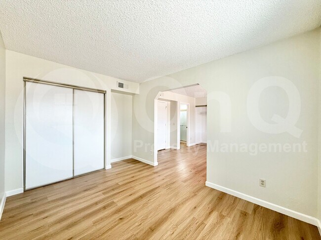 Building Photo - 517 W Highland St