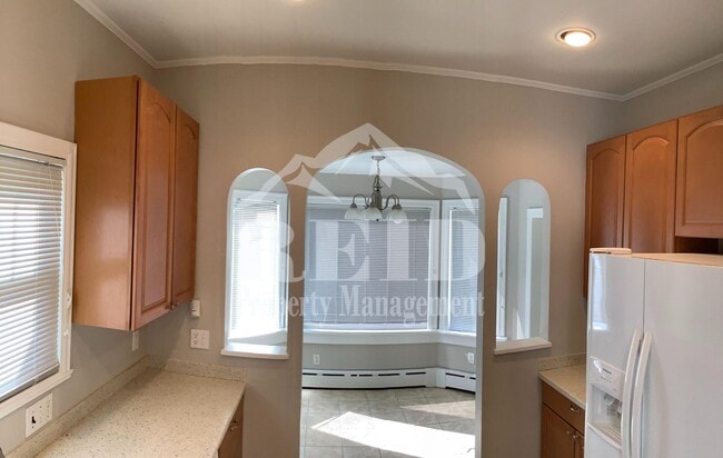 Building Photo - Large home/3bed 3 bath with bonus/office room just outside of PSNS and close to Bremerton Ferry