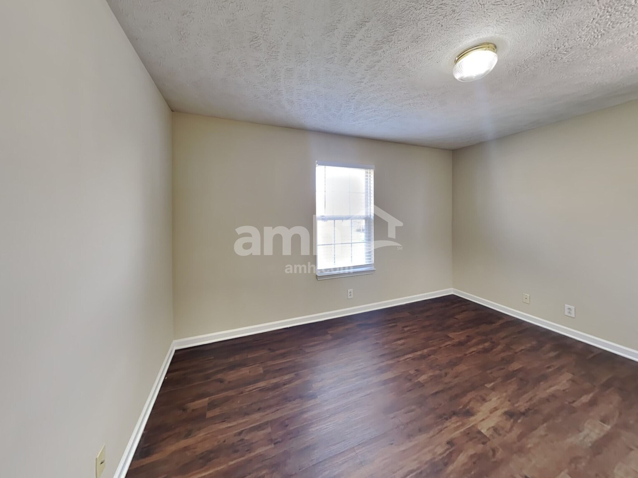 Building Photo - 2825 Islington Dr