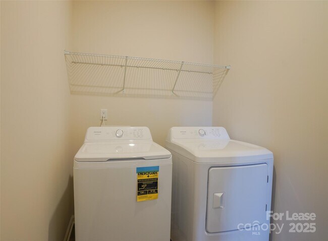 Building Photo - 1406 Caracara Ct