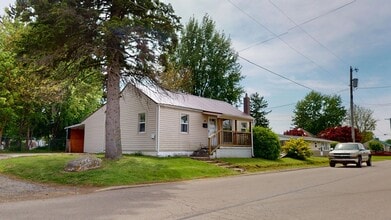 Building Photo - Available Now- 2 bedroom ranch in Bucyrus