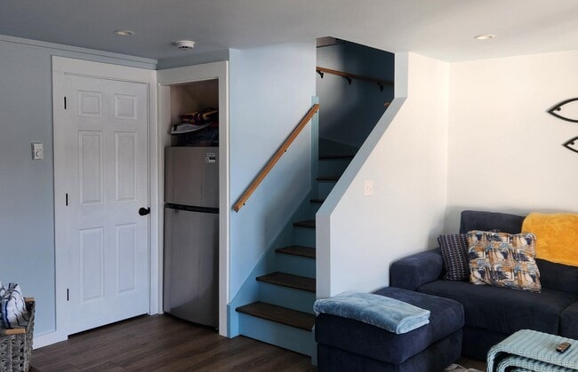 Building Photo - 44 W Shore Rd