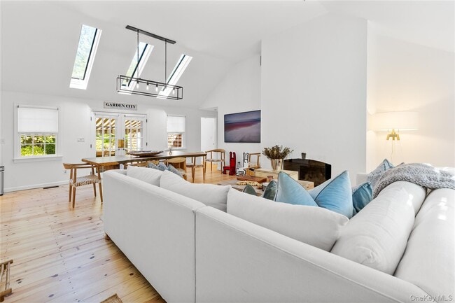 Building Photo - 197 Hog Creek Rd