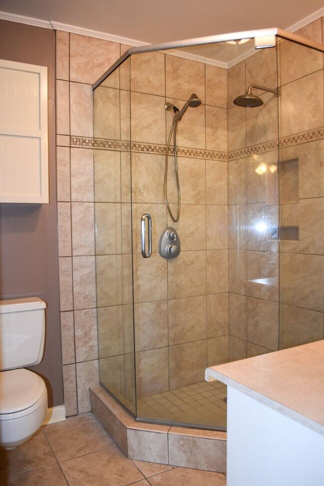 Building Photo - Three Bedroom Two Bath outside Eglin Gates