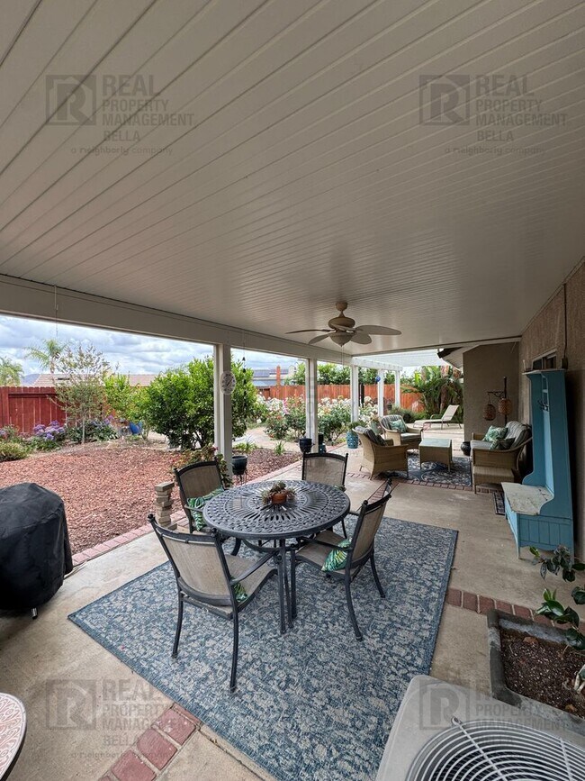 Building Photo - Spacious & Stylish Living in the Heart of Lake Elsinore