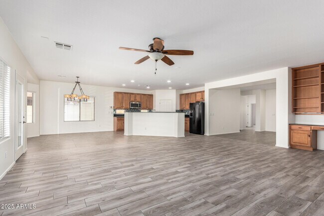 Building Photo - 15668 W Meadowbrook Ave