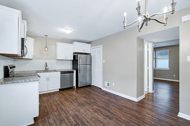 Building Photo - 228 Waldo St