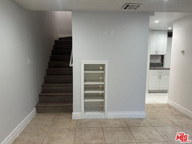 Building Photo - 14501 Tupper St