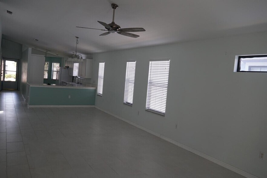 Living Room - 3924 NE 22nd St
