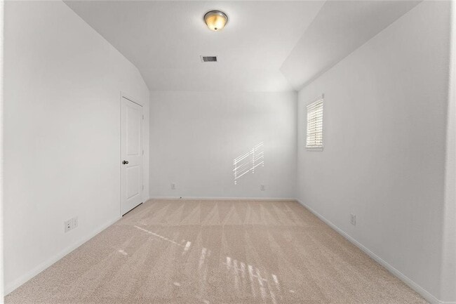 Building Photo - 550 Long Beach Bay Dr