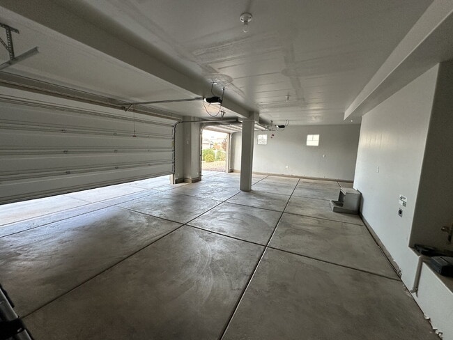 Building Photo - 3292 E 2890 S