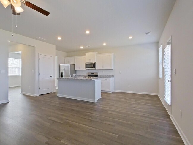 Building Photo - 937 Raghorn Rd