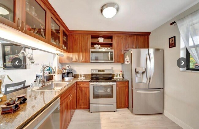 Building Photo - 15710 E Waterside Cir
