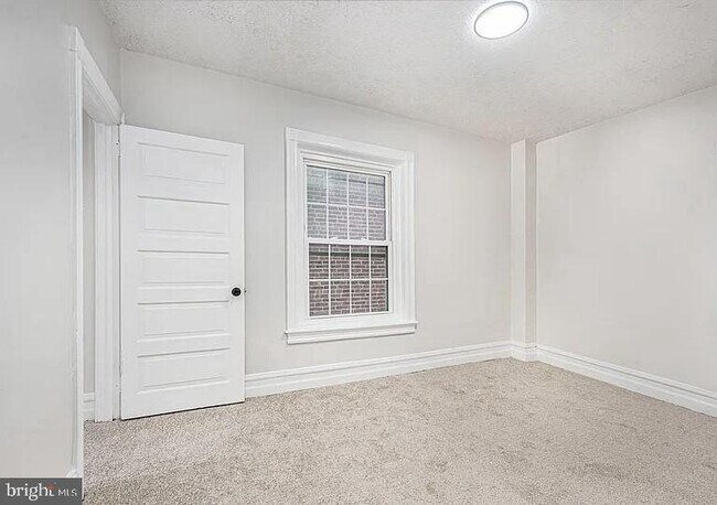 Building Photo - 851 South St