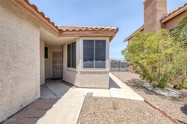 Building Photo - 6520 Lombard Dr